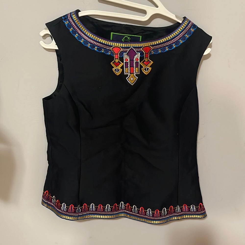 Beautiful embroidered C wonder shirt